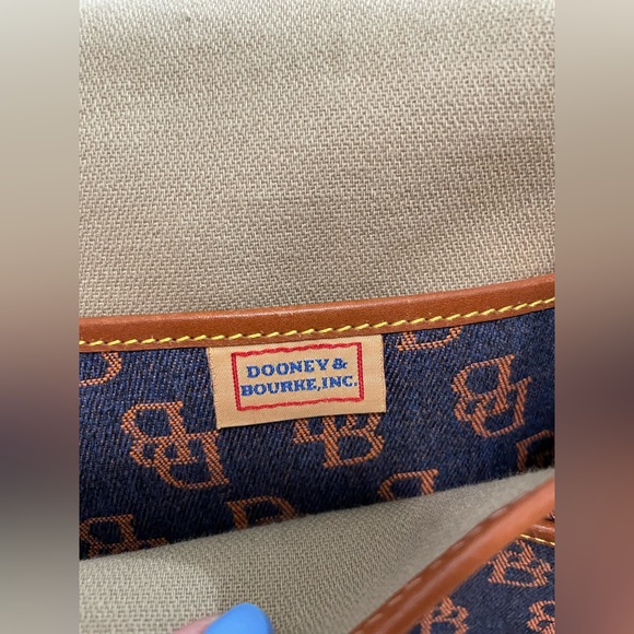 Dooney & Bourke Vintage Purse - Picture 5 of 6
